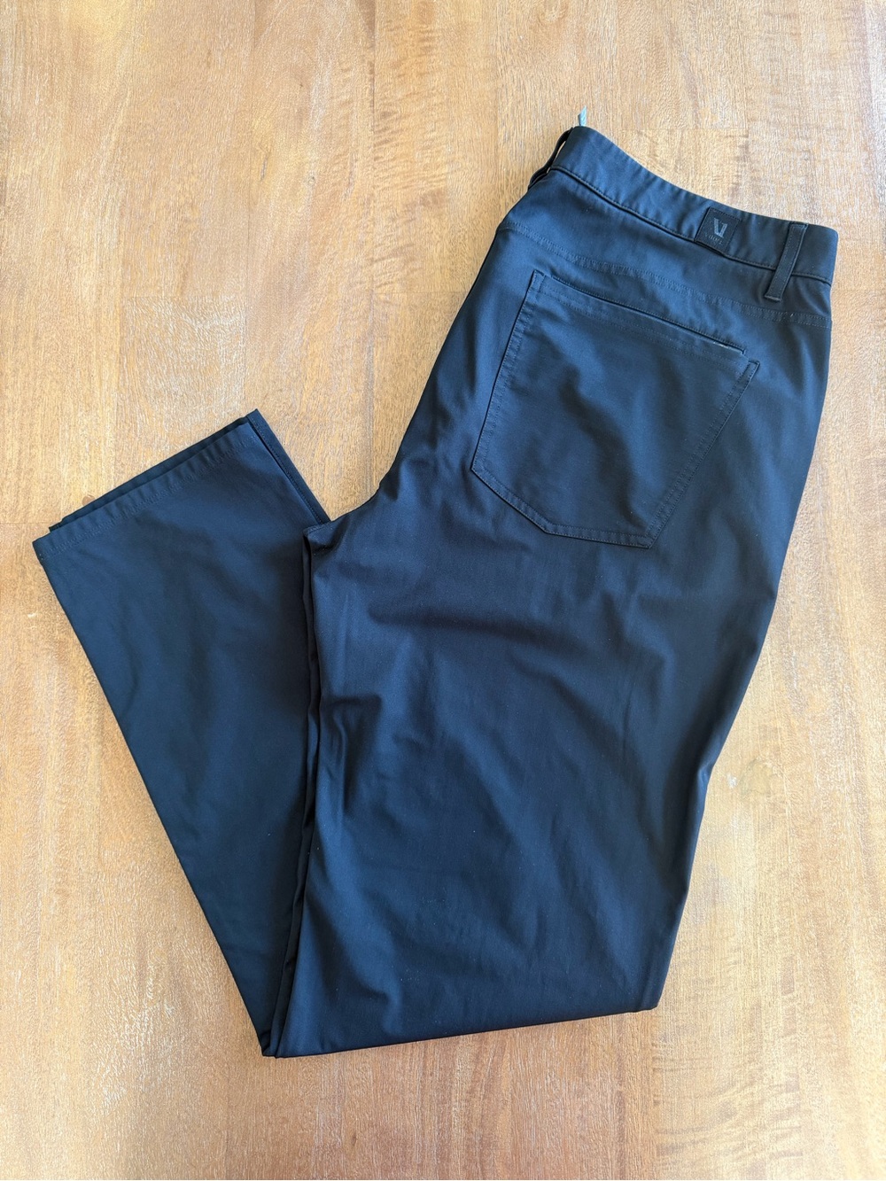Vuori Men's Meta Classic Pants in Black